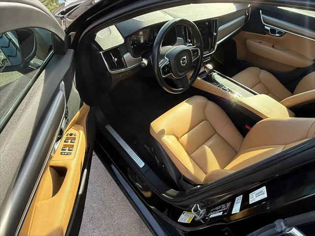 2017 Volvo S90 T6 Momentum