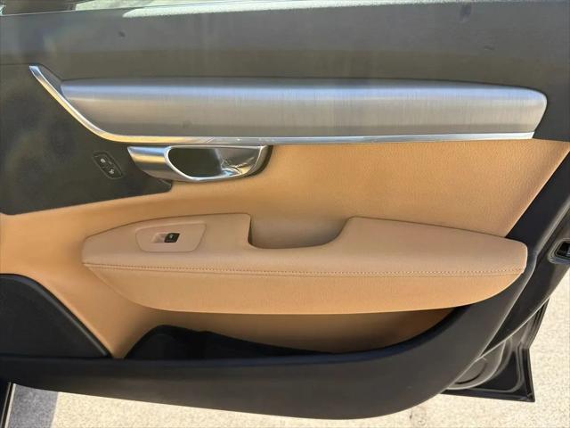 2017 Volvo S90 T6 Momentum