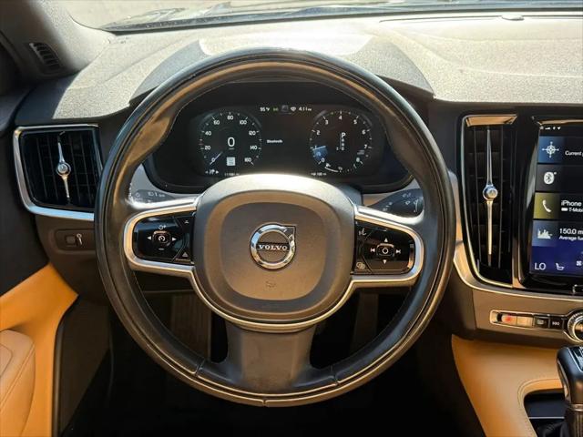 2017 Volvo S90 T6 Momentum