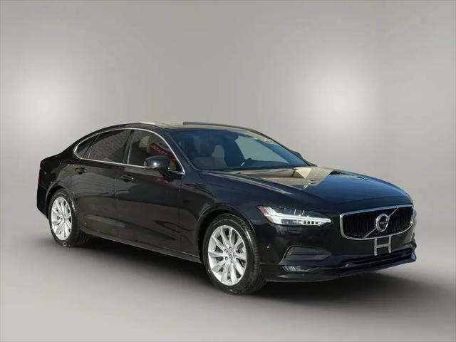 2017 Volvo S90 T6 Momentum