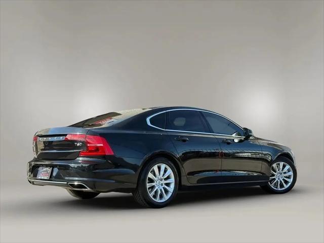 2017 Volvo S90 T6 Momentum