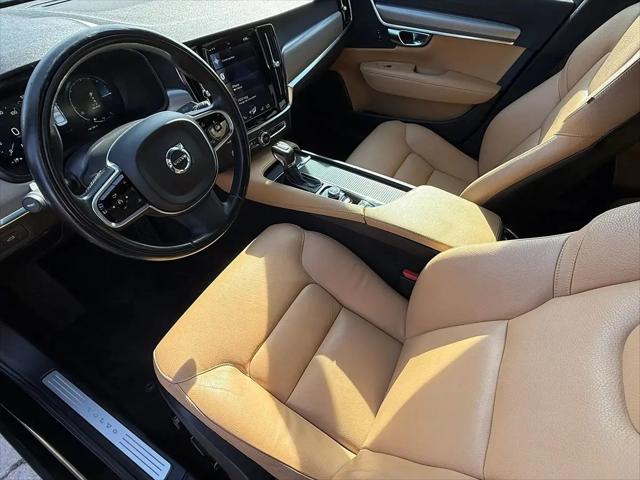 2017 Volvo S90 T6 Momentum