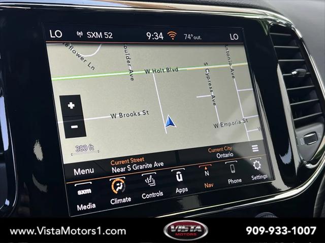 2022 Jeep Grand Cherokee Laredo X 4x4