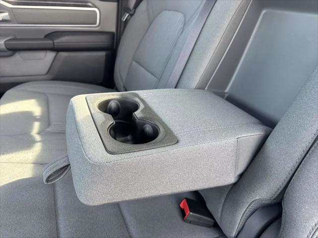 2022 Ram 1500 Big Horn Crew Cab 4x4 5'7" Box