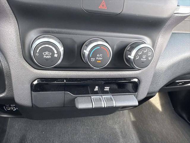 2022 Ram 1500 Big Horn Crew Cab 4x4 5'7" Box