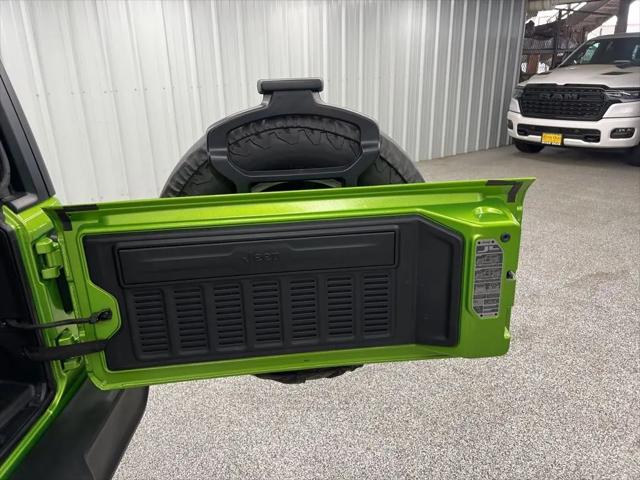 2025 Jeep Wrangler 4-Door Summit 4x4