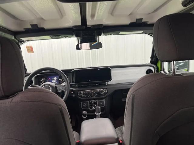 2025 Jeep Wrangler 4-Door Summit 4x4