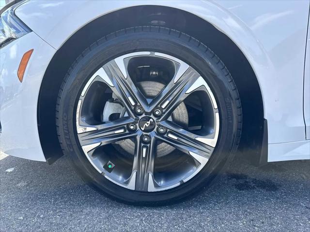 2022 Kia K5 EX