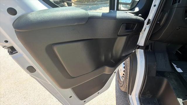 2026 Ram ProMaster Cargo Van Tradesman Low Roof 136" WB w/Pass Seat