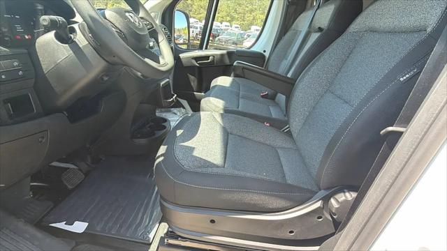 2026 Ram ProMaster Cargo Van Tradesman Low Roof 136" WB w/Pass Seat