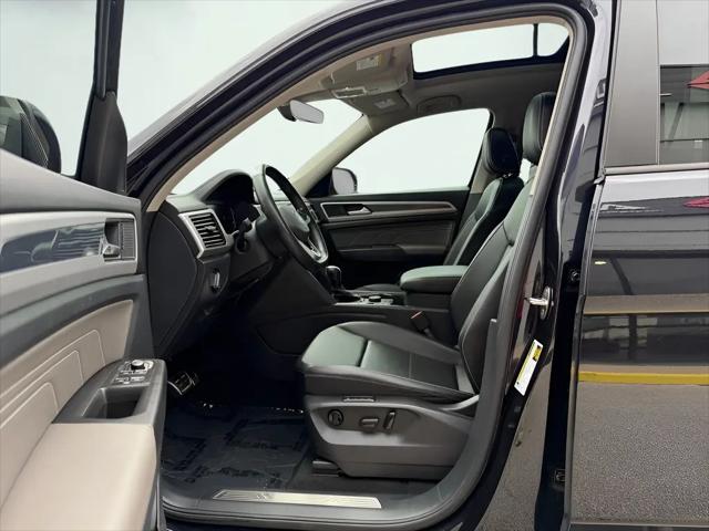 2023 Volkswagen Atlas 3.6L V6 SEL R-Line Black