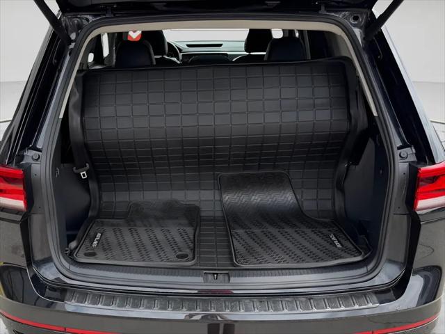 2023 Volkswagen Atlas 3.6L V6 SEL R-Line Black