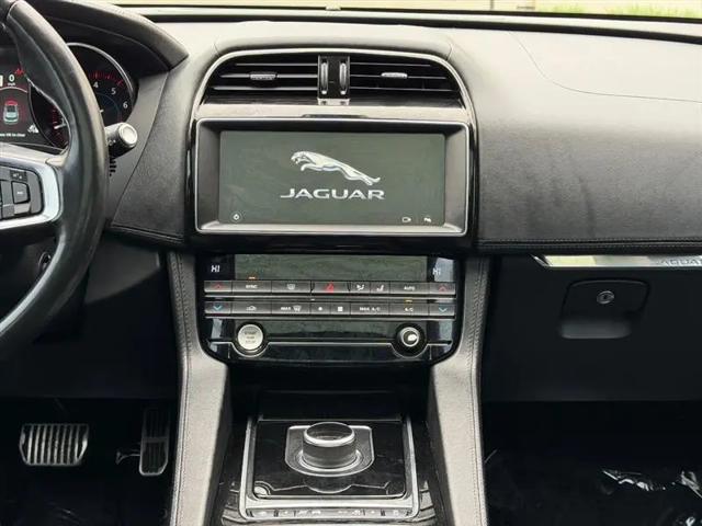2019 Jaguar F-PACE 30t Prestige
