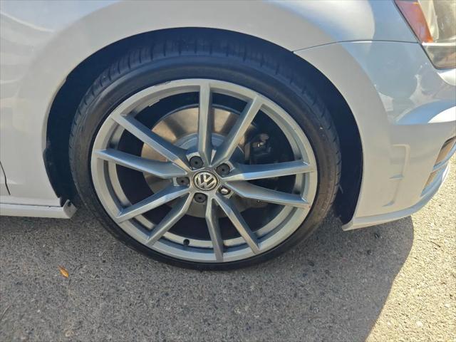 2017 Volkswagen Golf R 4-Door w/DCC & Navigation