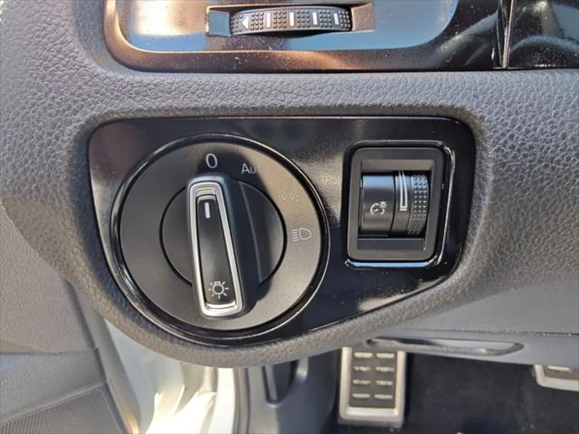 2017 Volkswagen Golf R 4-Door w/DCC & Navigation