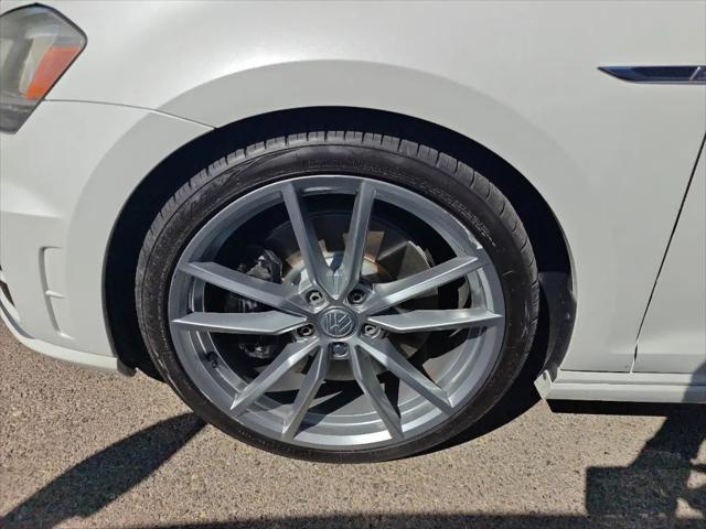 2017 Volkswagen Golf R 4-Door w/DCC & Navigation