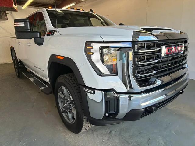 2026 GMC Sierra 2500HD Crew Cab, Standard Bed, SLE, 4WD