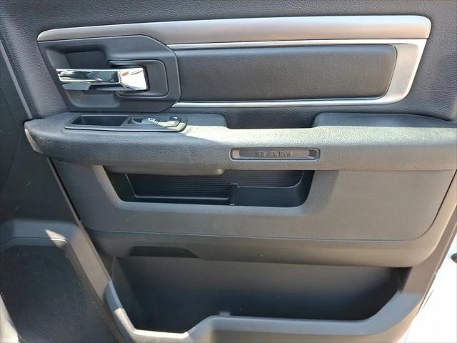 2024 Ram 1500 Classic Warlock Crew Cab 4x4 5'7" Box