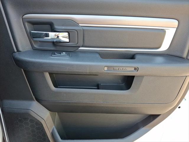 2024 Ram 1500 Classic Warlock Crew Cab 4x4 5'7" Box