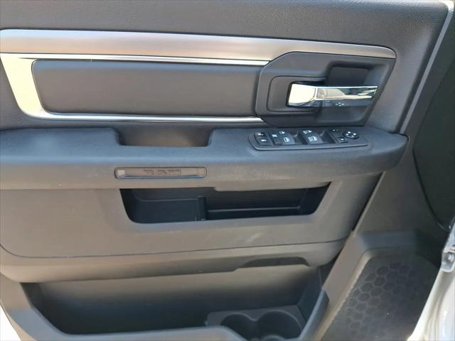 2024 Ram 1500 Classic Warlock Crew Cab 4x4 5'7" Box