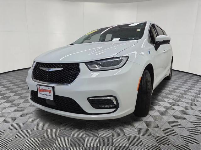 2023 Chrysler Pacifica Hybrid Touring L