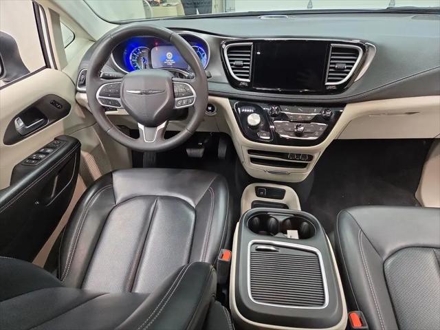 2023 Chrysler Pacifica Hybrid Touring L