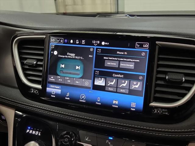 2023 Chrysler Pacifica Hybrid Touring L