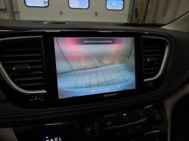 2023 Chrysler Pacifica Hybrid Touring L