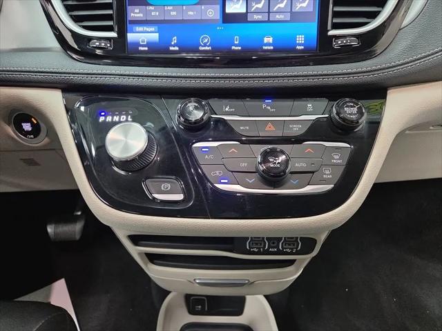 2023 Chrysler Pacifica Hybrid Touring L