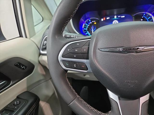 2023 Chrysler Pacifica Hybrid Touring L