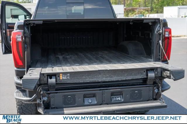 2024 GMC Sierra 3500HD 4WD Crew Cab Standard Bed Denali Ultimate