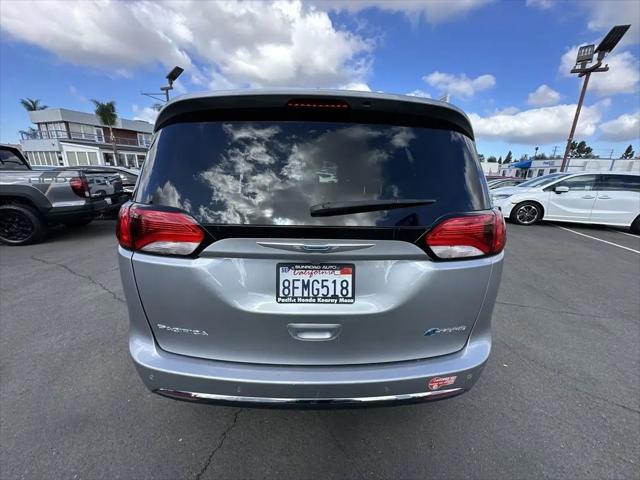 2018 Chrysler Pacifica Hybrid Limited