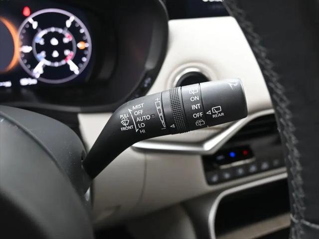 2024 Mazda X-90 Premium Plus