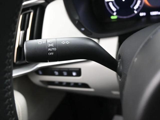 2024 Mazda X-90 Premium Plus