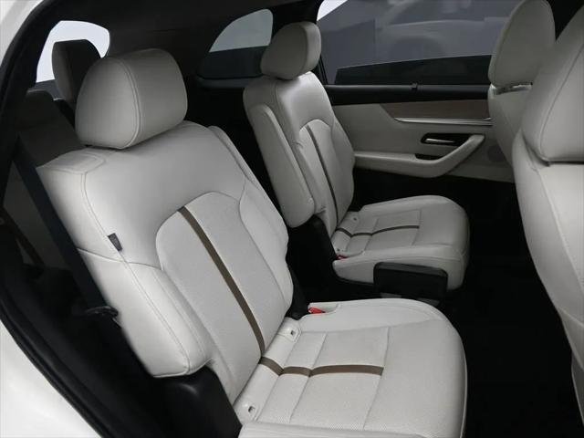2024 Mazda X-90 Premium Plus