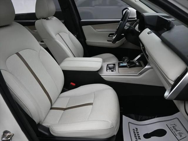 2024 Mazda X-90 Premium Plus