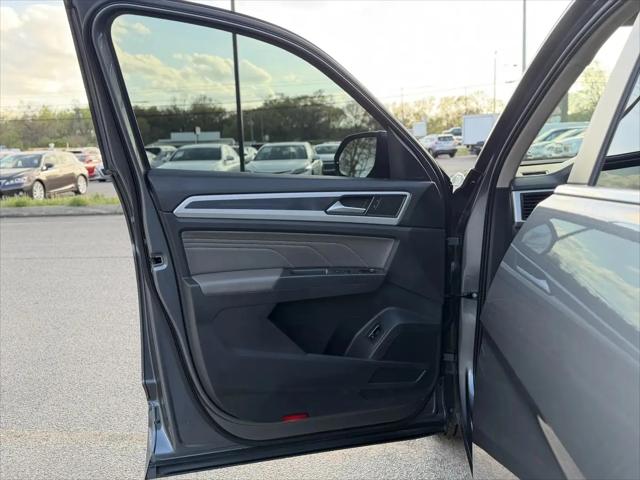 2021 Volkswagen Atlas 3.6L V6 SE w/Technology R-Line