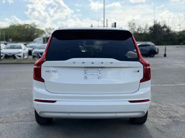 2022 Volvo XC90 T5 Momentum 7 Passenger