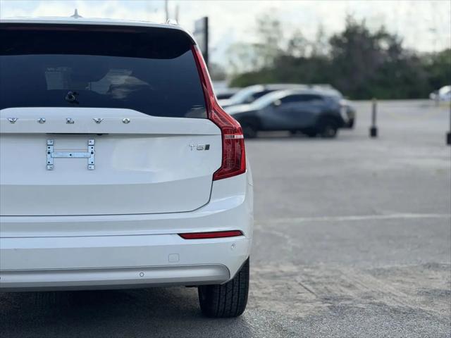 2022 Volvo XC90 T5 Momentum 7 Passenger