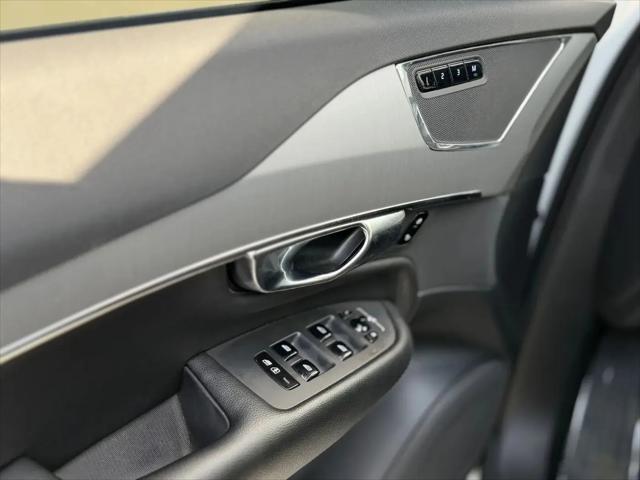 2022 Volvo XC90 T5 Momentum 7 Passenger
