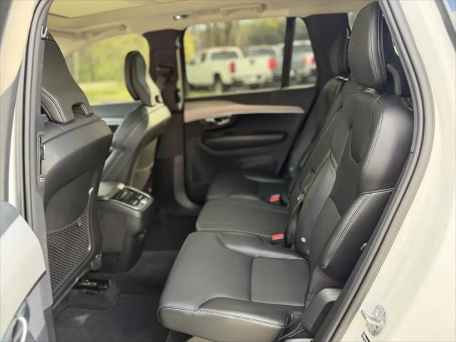 2022 Volvo XC90 T5 Momentum 7 Passenger