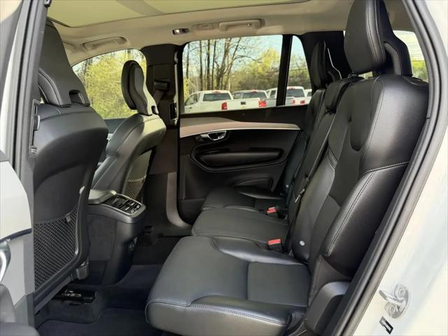2022 Volvo XC90 T5 Momentum 7 Passenger