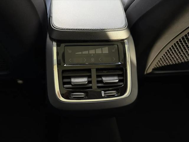 2022 Volvo XC90 T5 Momentum 7 Passenger