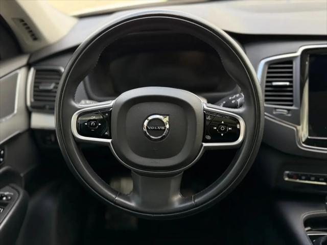 2022 Volvo XC90 T5 Momentum 7 Passenger
