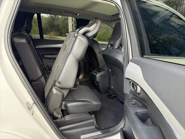2022 Volvo XC90 T5 Momentum 7 Passenger