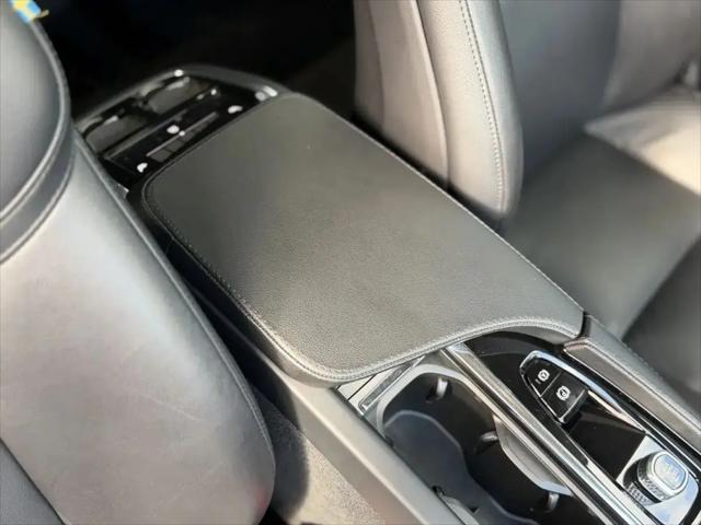 2022 Volvo XC90 T5 Momentum 7 Passenger