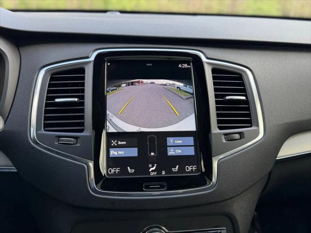 2022 Volvo XC90 T5 Momentum 7 Passenger
