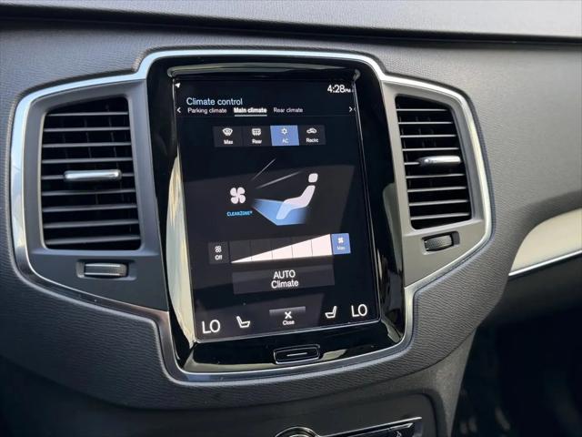 2022 Volvo XC90 T5 Momentum 7 Passenger