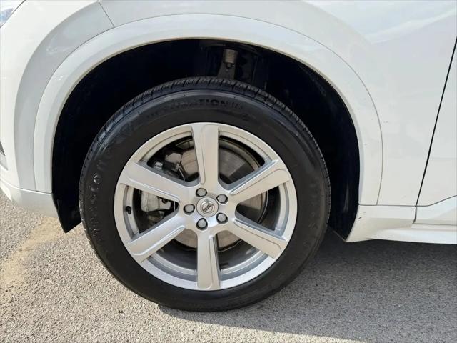 2022 Volvo XC90 T5 Momentum 7 Passenger