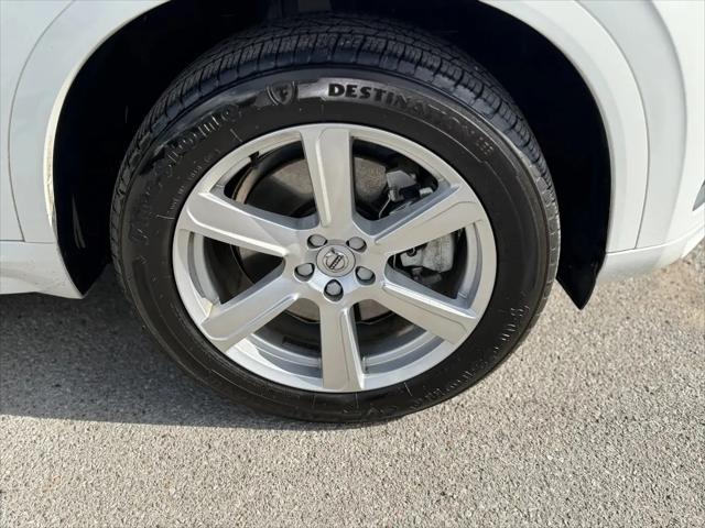 2022 Volvo XC90 T5 Momentum 7 Passenger